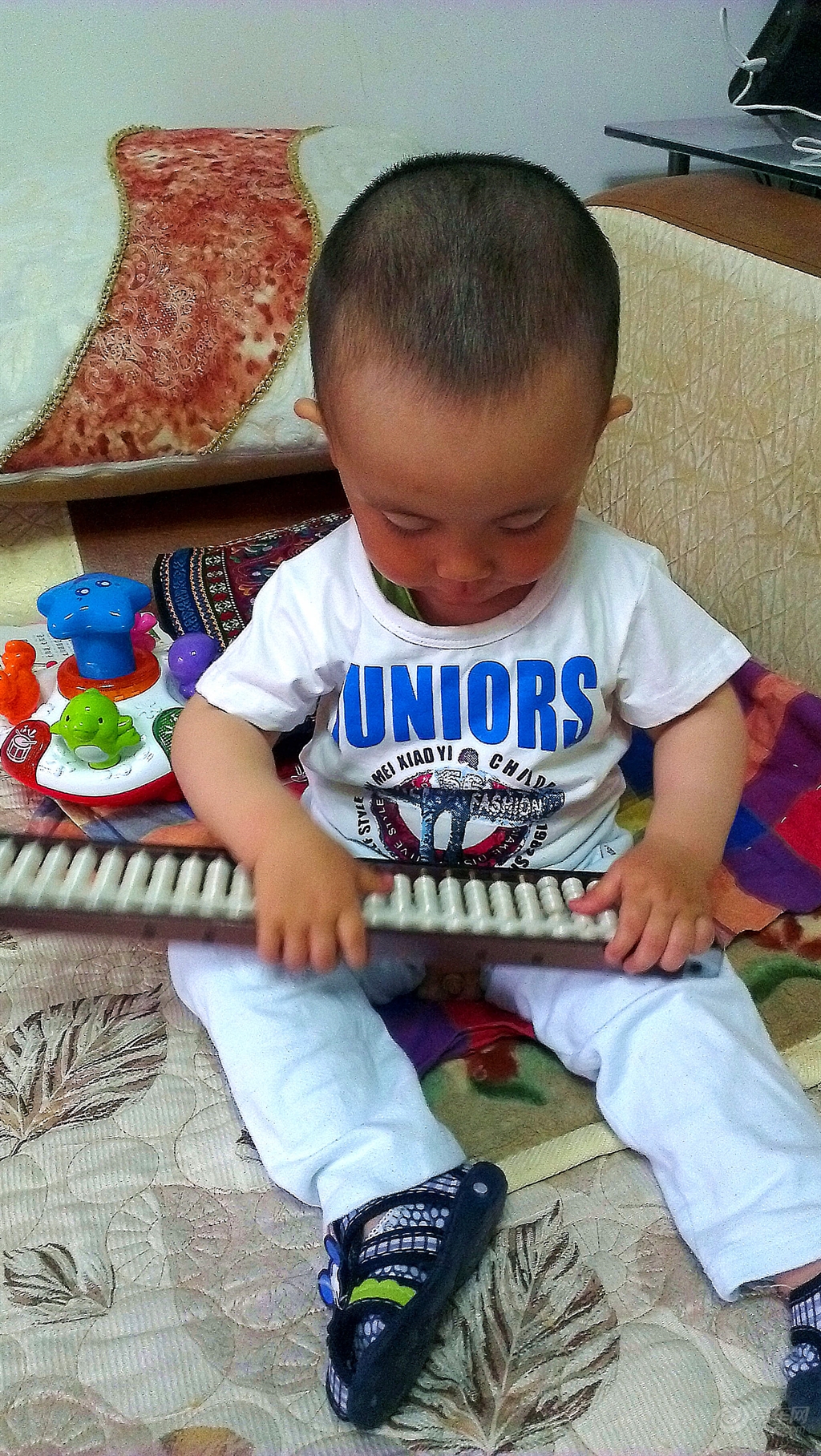 小孩的玩具怎么搜 813d0f40ec714dd3a8f6b9d4106879bd.jpg