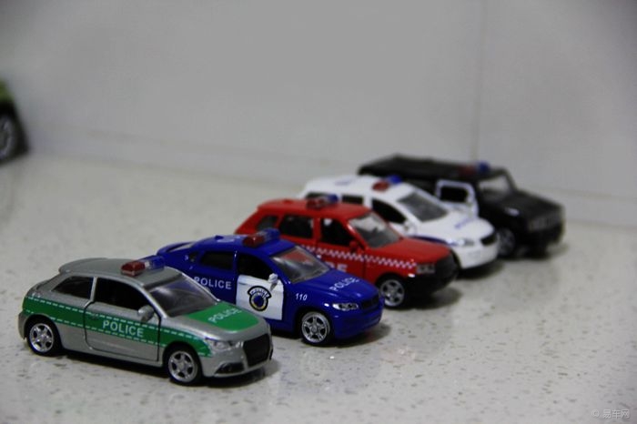 702a54af798f4261816a2e2e49ee04bb.jpg