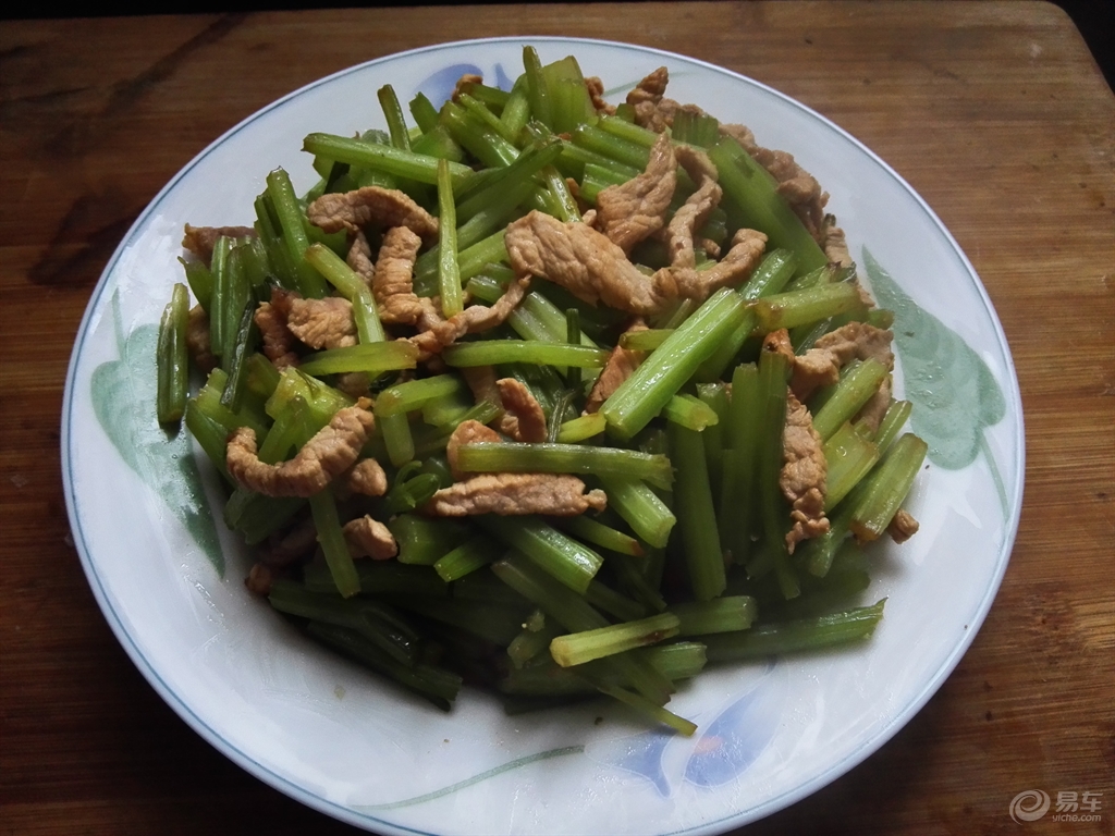 怎样炒西芹炒肉 57e6d7d352fc48cb9ed7ed731717cc9c.jpg