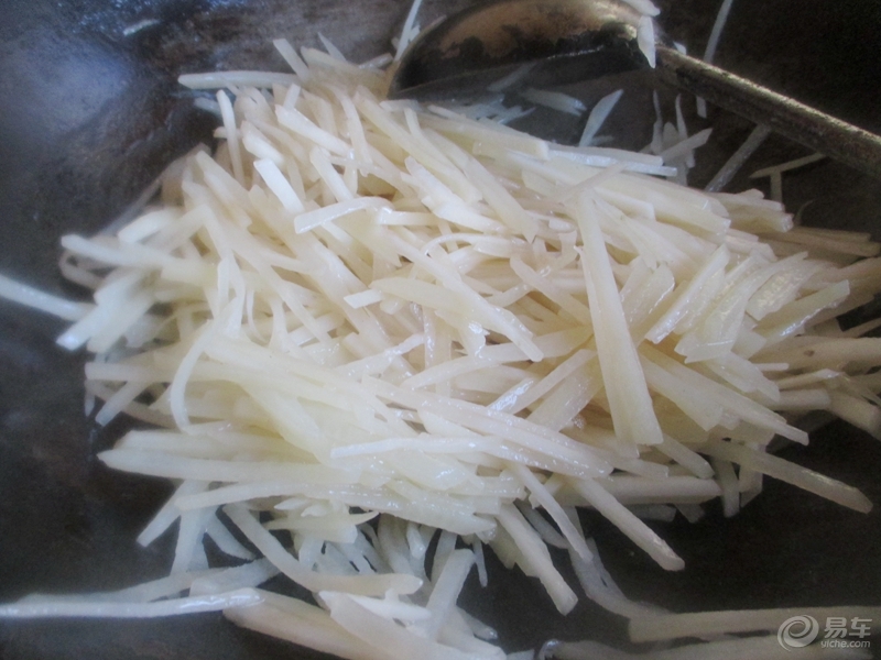 如何切土豆丝神器 c865f259228e440cb9d96aa56981d14d.jpg