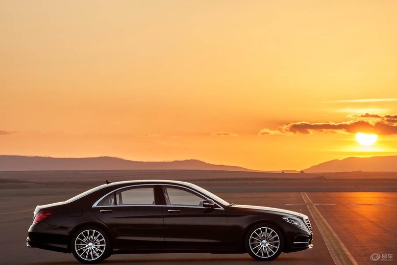 【试驾|宝马7系像镀金iwatch,而奔驰S则是劳力