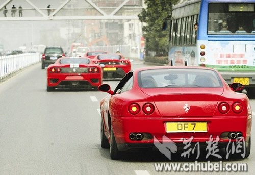 【16辆豪华跑车从武汉超速狂飙至十堰】_湖北