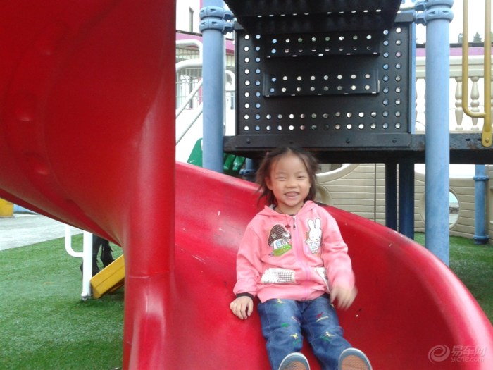 幼儿园快乐滑滑梯() 幼儿园快乐滑滑梯()