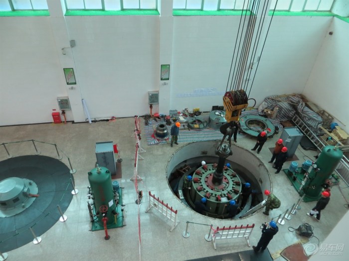 【【我要我要我要要】厂里水轮发电机大修--吊