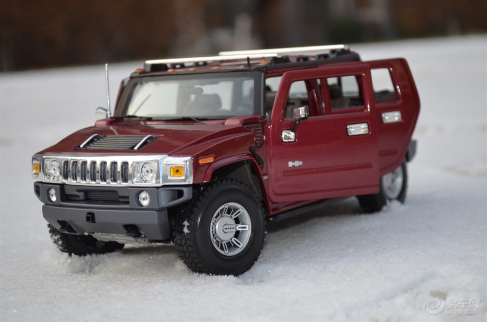 【【汽车模型摄影】雪地里的悍马H2】_汽车模