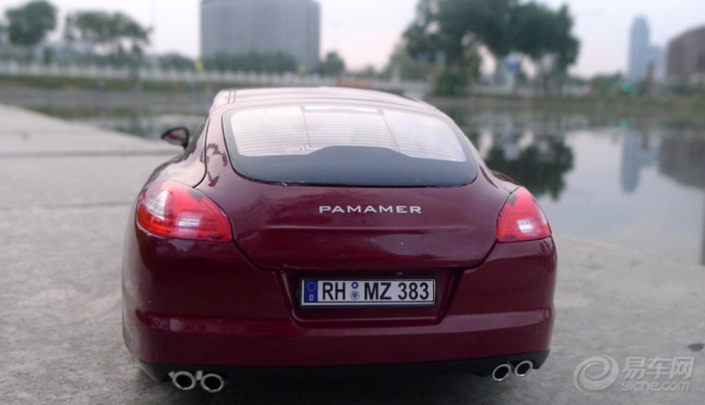 红色保时捷panamera外拍 高清图片
