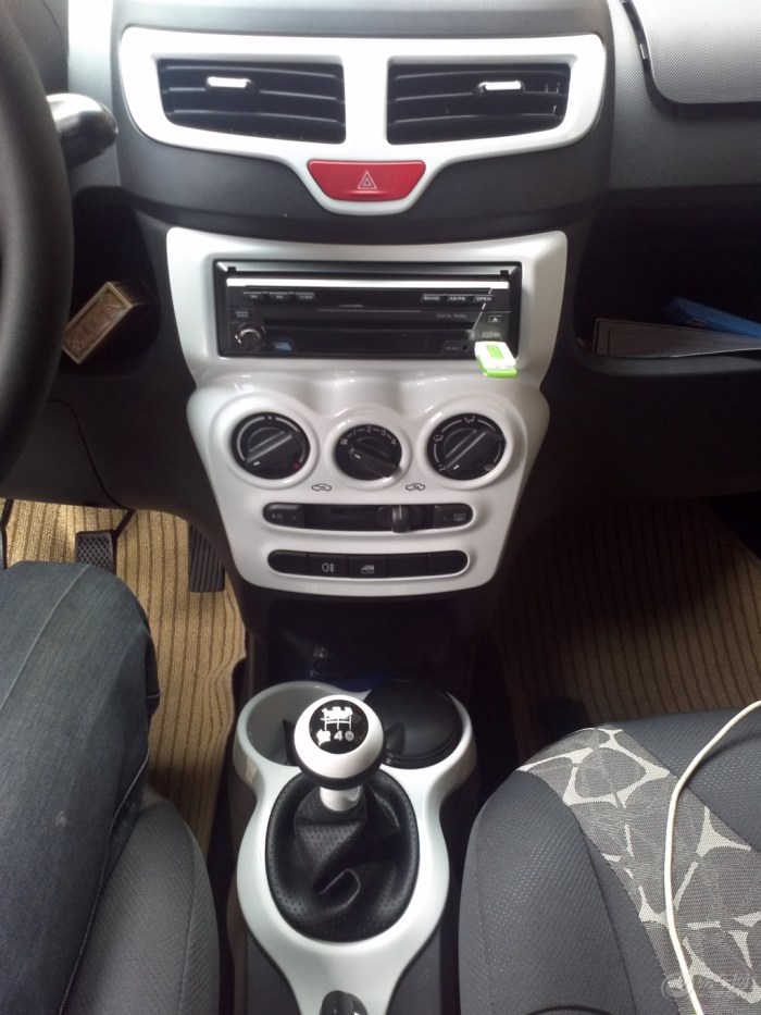 【2013款新QQ 中配快乐版 安装DVD导航一体