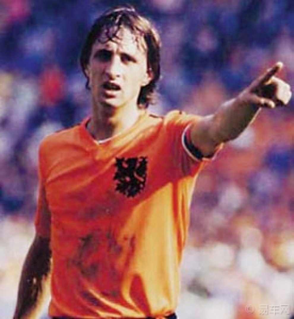 【克鲁伊夫:安切洛蒂经验足 这就质疑恩里克?