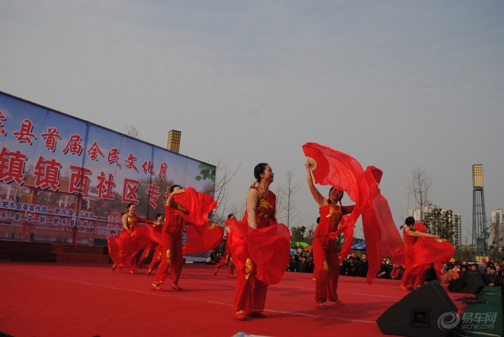 【仍是好运来舞蹈压轴表演连拍中观赏社区文化