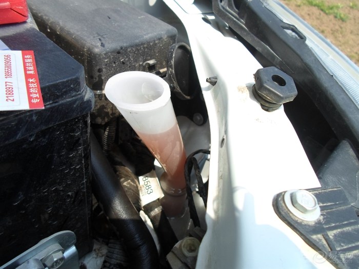 如何快速放掉车内的玻璃水 6acf265286764587a22fcf678f2c9dfb_700_0_max_JPG.jpg