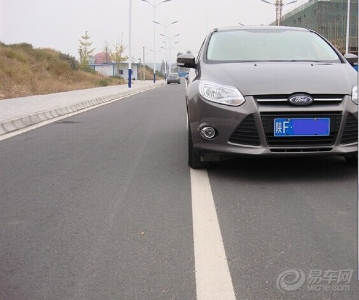 【利用参照点准确判定车身位置。】_福克斯论