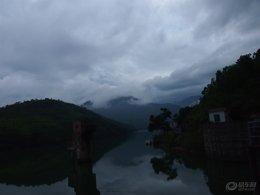 龙颈水库看风景