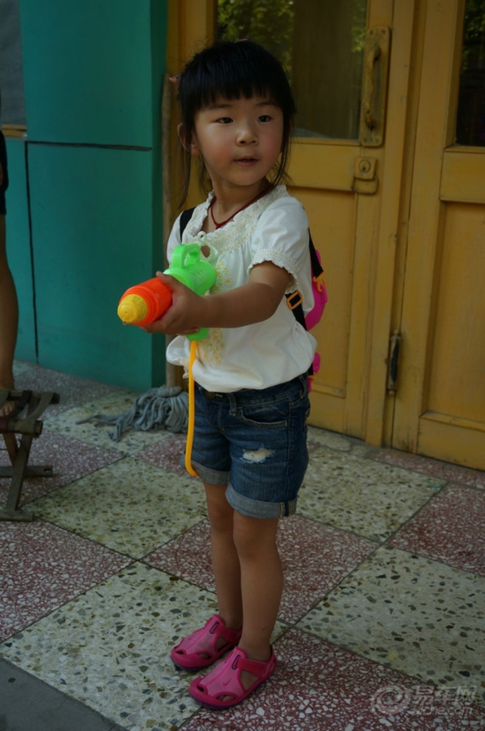 【【宝贝快乐秀】140629Jay宝儿滋水枪(六一