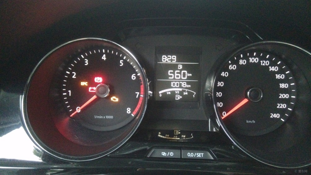 【突然就不显示可跑公里数和油量了,是怎么回
