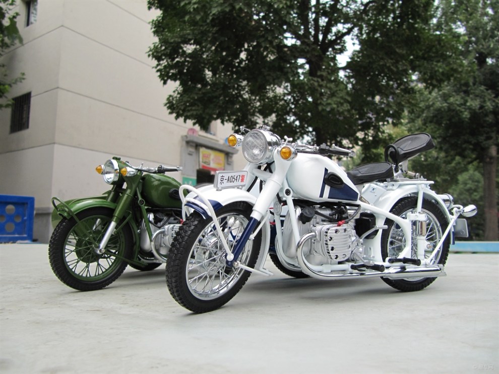 【军用、警用两款长江750边三轮摩托车(老车经