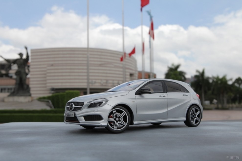 【【轮语】奔驰A260 Sport车模测评】_汽车模