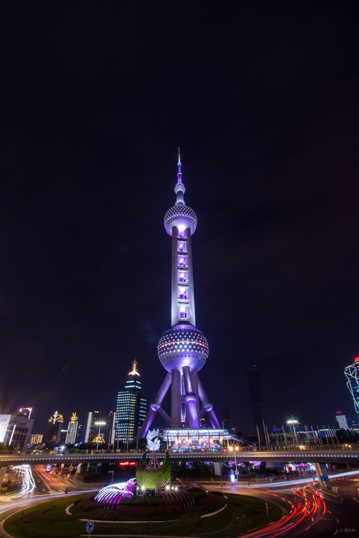著名的三角形建筑物图片 15c008bcee484bd28f5ff384435a889d_700_0_max_jpg.jpg