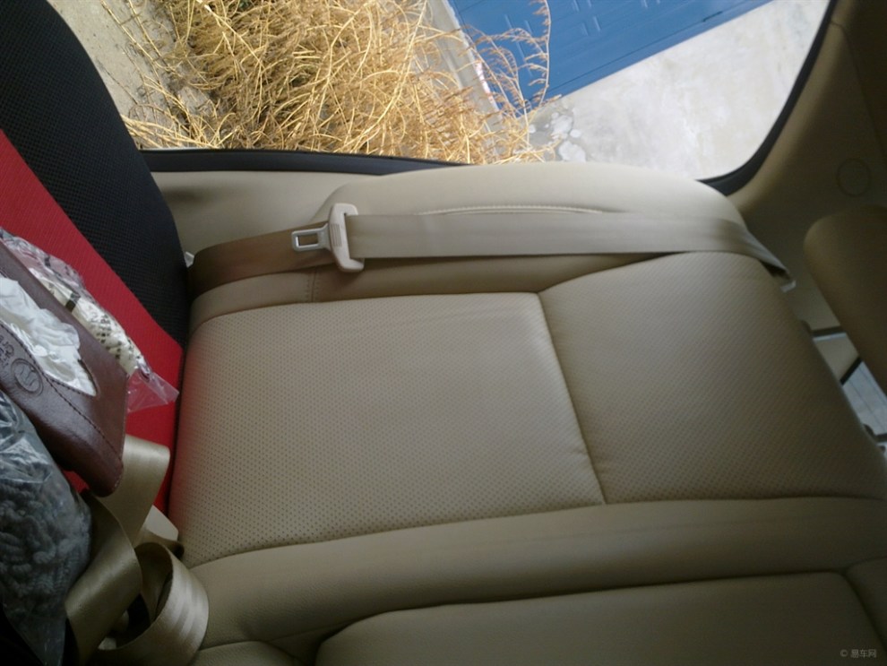 【晚上忘把车窗摇上 下雨了 顺便还想认证车主