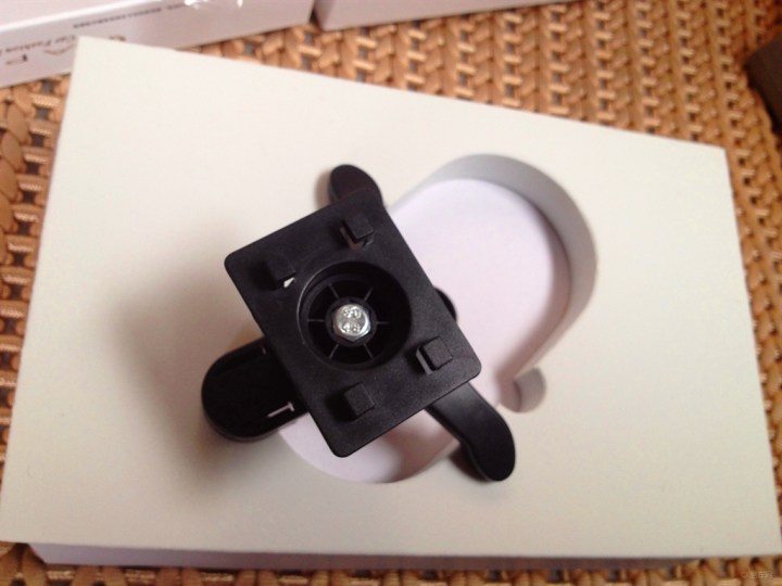 【体验高科技-车载无线充电器】_福建车友会