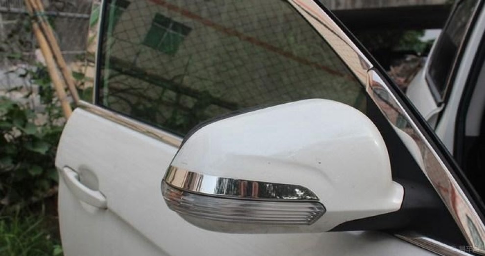 【二手车广州迁入深圳,白色手动豪华12款,首次