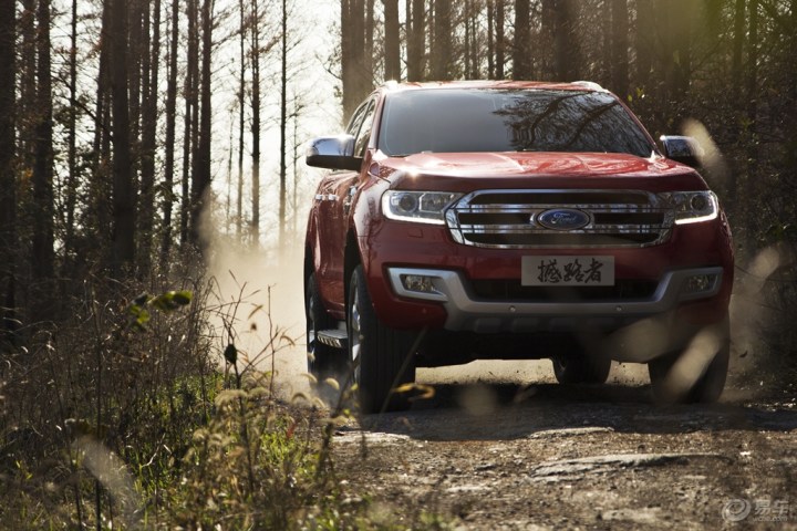 ���غ�·�������ռSUV�г�