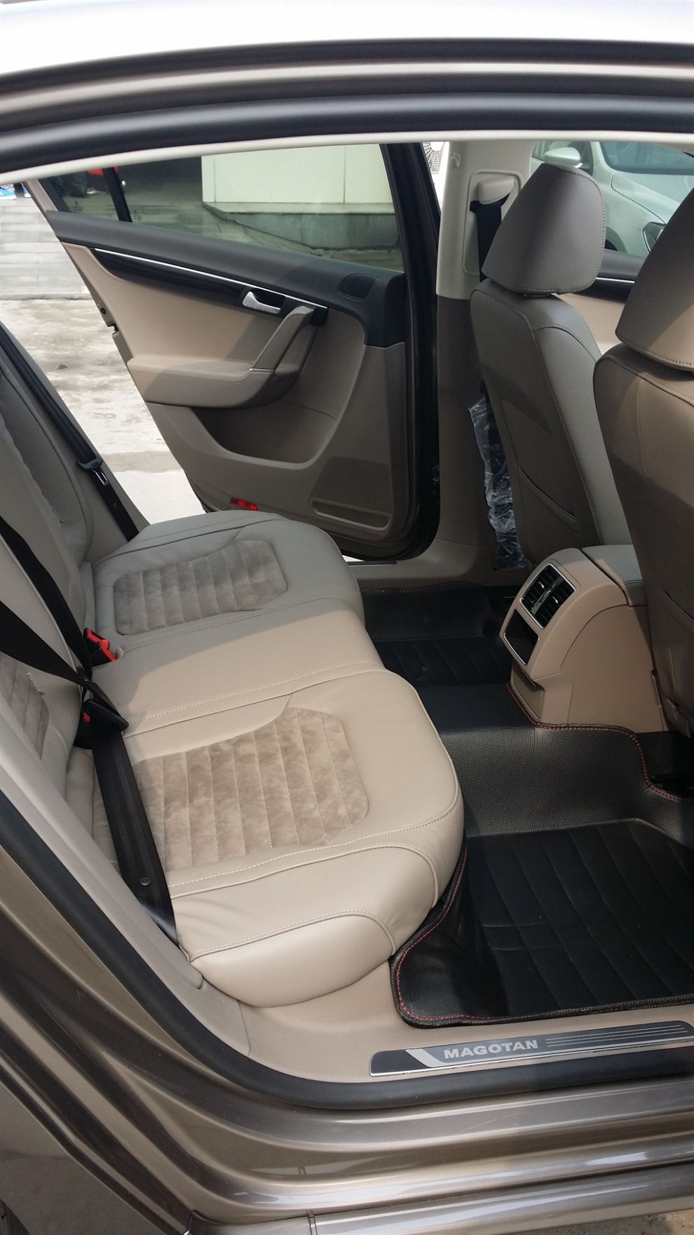 【兄弟齐心选迈腾 老爸满意乐欢腾】_迈腾论坛