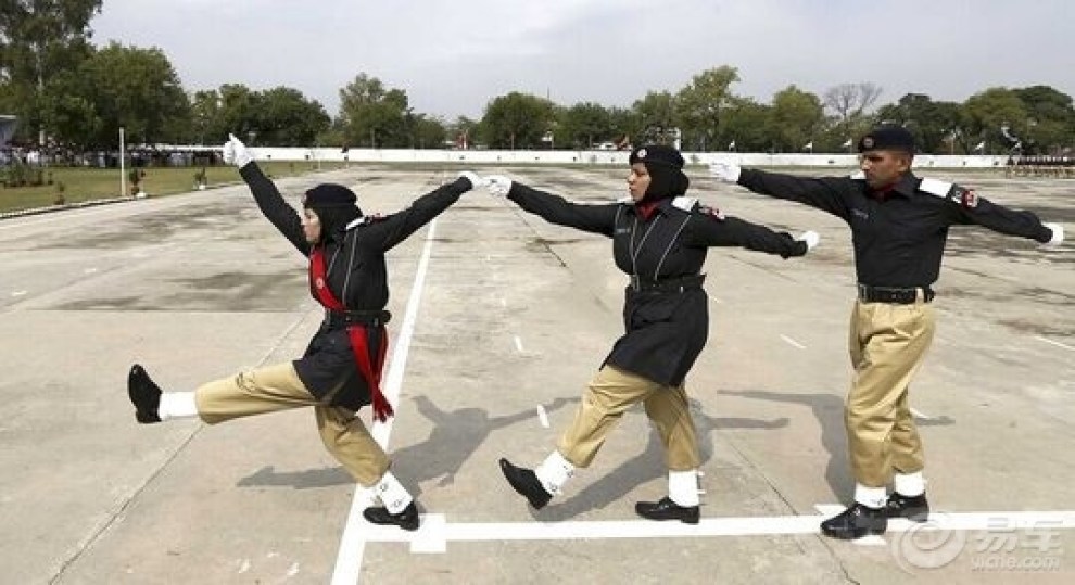 【阿三新兵训练走正步,莫名想笑】_湖北论坛图