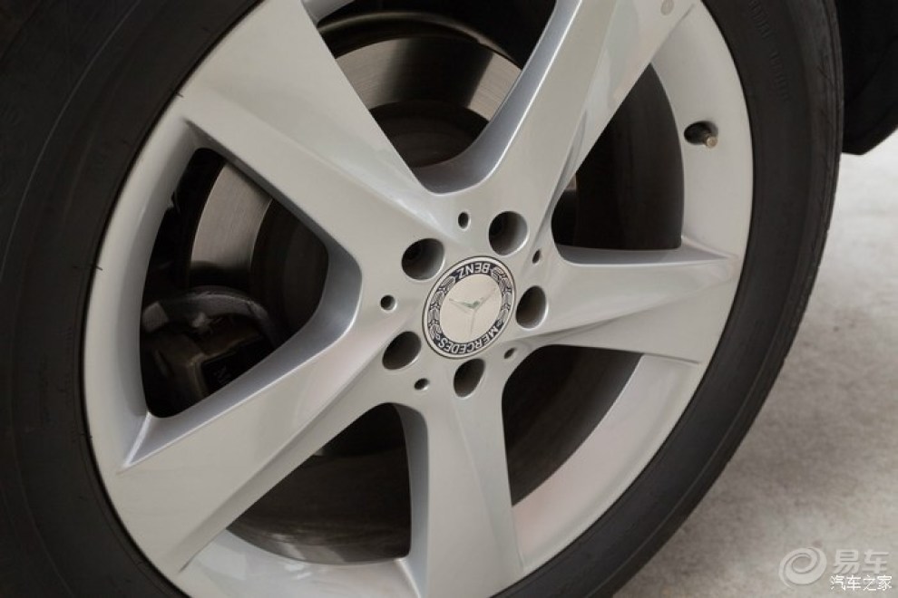 【新款ML这个大奔的标志还有中网 下面的镜面