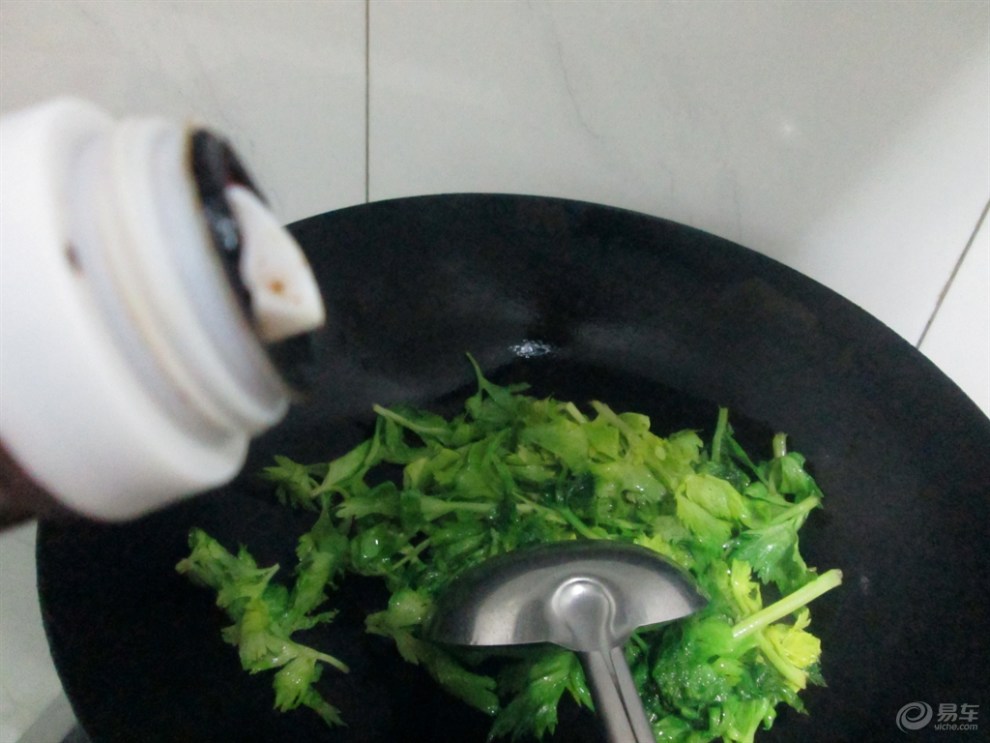 【【新春美食季】芹菜叶面疙瘩汤】_美食之旅