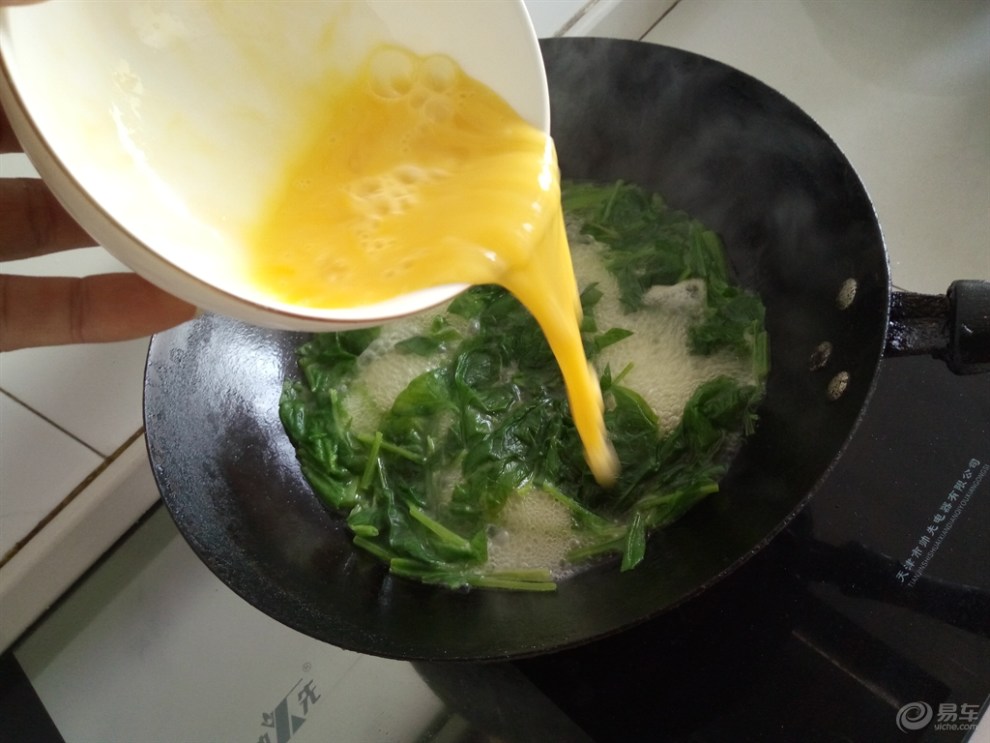 【【花花草草皆美味】简单的早餐:煎水饺和菠