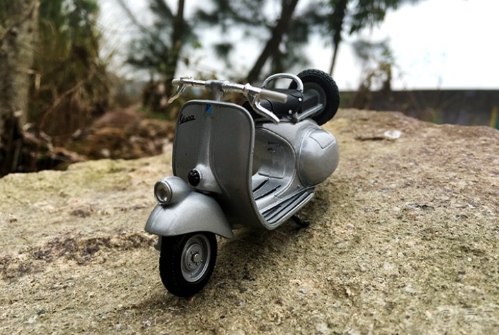 罗马假日比亚乔vespa