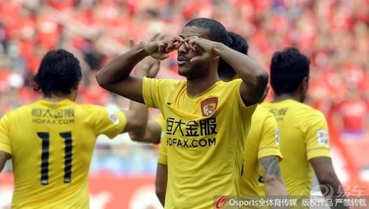 【中超-9连胜!阿兰5场连斩 恒大3-0辽足平队史