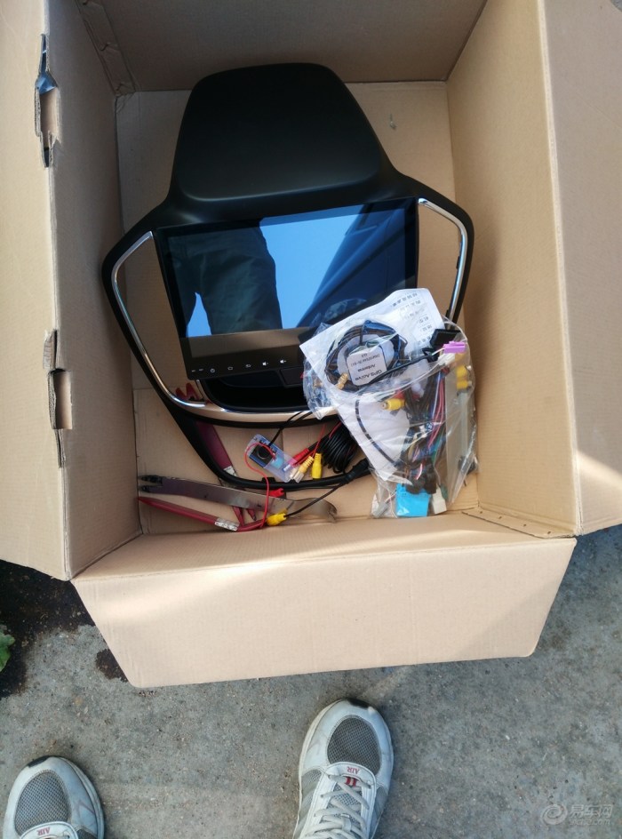 【低配车 加装中控液晶屏多少钱 中控液晶屏重