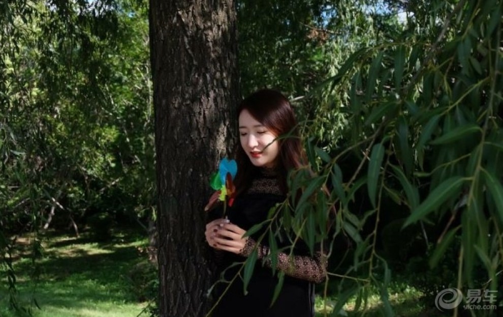 【美不美,看美女,长腿车模版主大腿来袭,求足浴大片美女视频图片