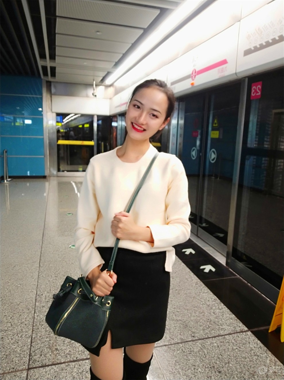 【【媳妇当车模】虎牙媳妇助阵小七】_福建社