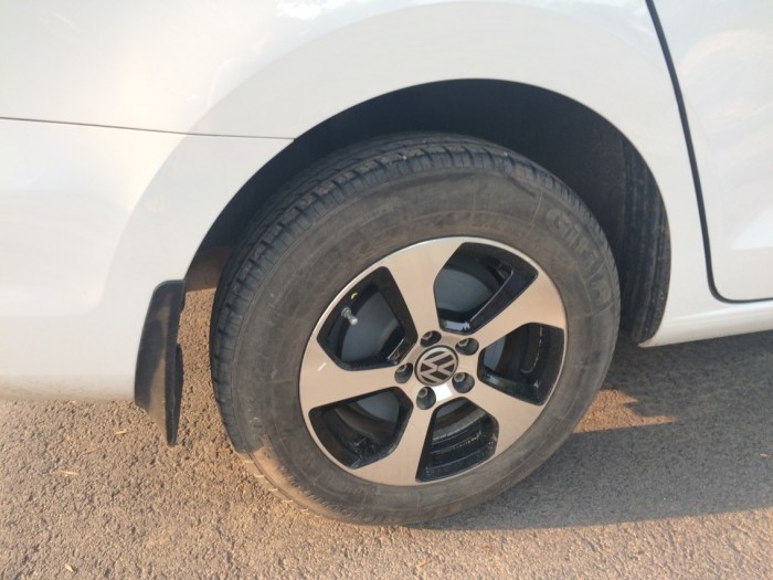 胎压多少不容易吃胎 90abad25a46c44a6911efea690bd25f4_700_0_max_jpg.jpg