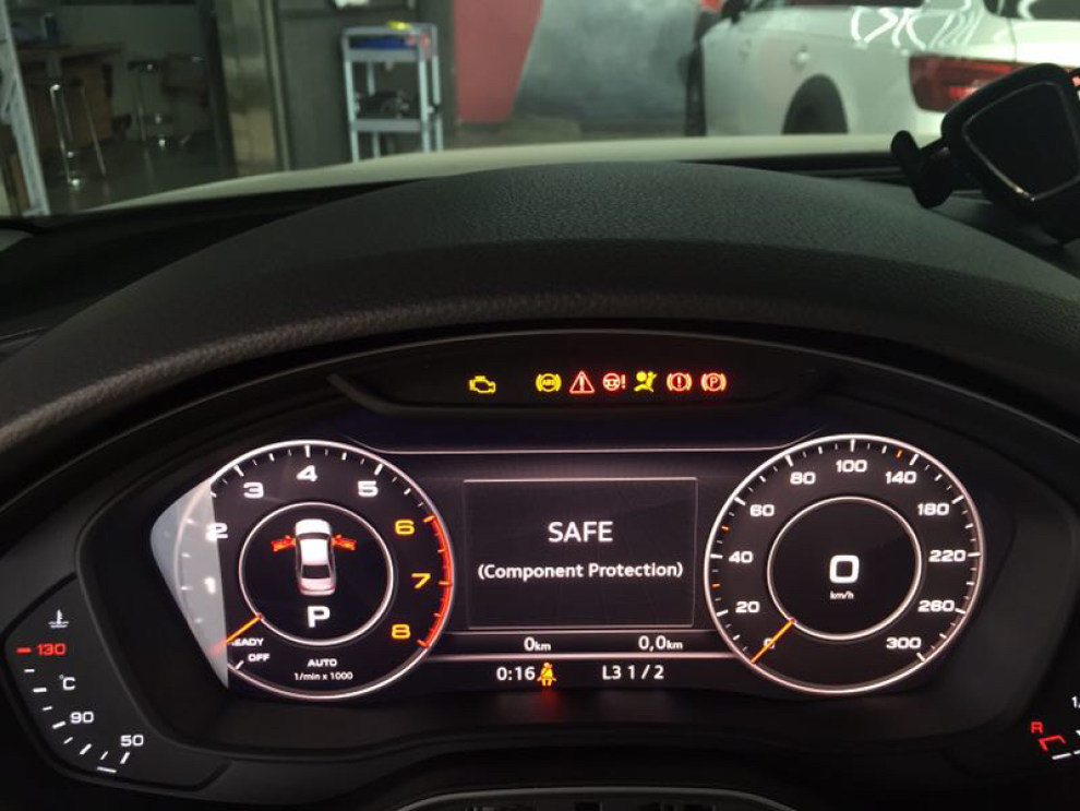 【奥迪A4L 改装全液晶仪表盘 运动布局 太空虚