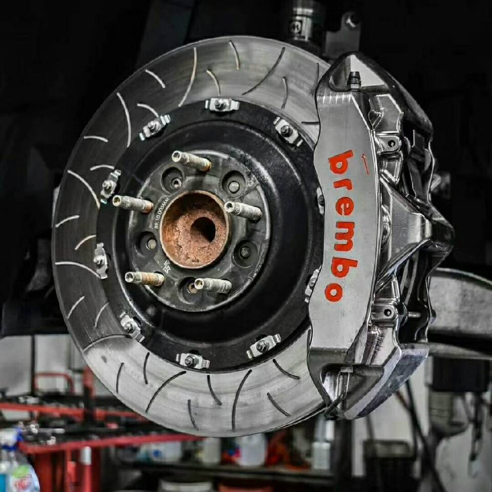 宝马m3刹车改装升级brembo gtr