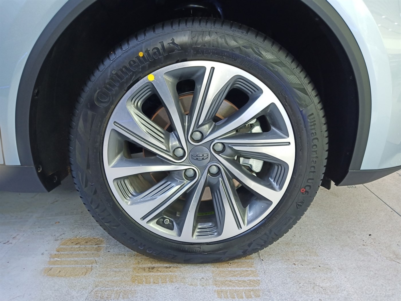 到店观赏吉利首款--7座嘉际MPV