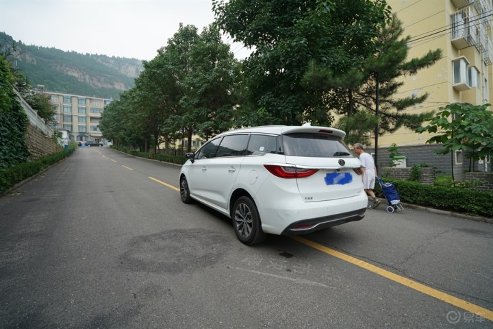 探秘自然的瑰丽,绕山而行,宋MAX带我一路向前