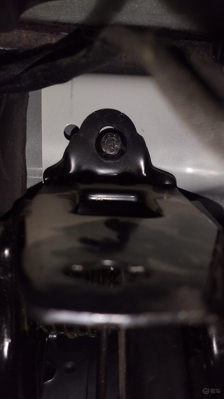 大通G10-更换离合器支架详细作业