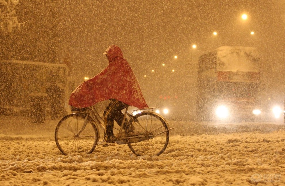 【西安市公交总公司启动冰雪天气运行应急预案