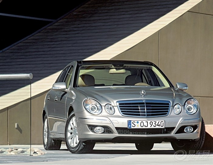w210于2002年正式停产,总共生产了超过130万辆,是当时奔驰品牌当