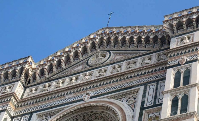 仓门口教堂图片