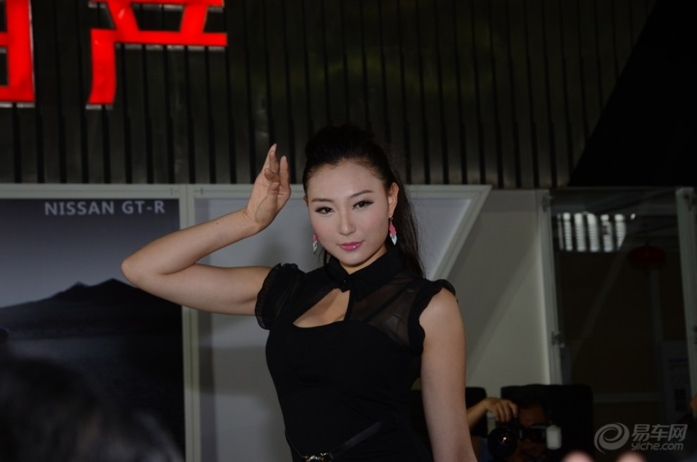 2013广州进口豪车展之血脉贲张--白色神车和黑色女神