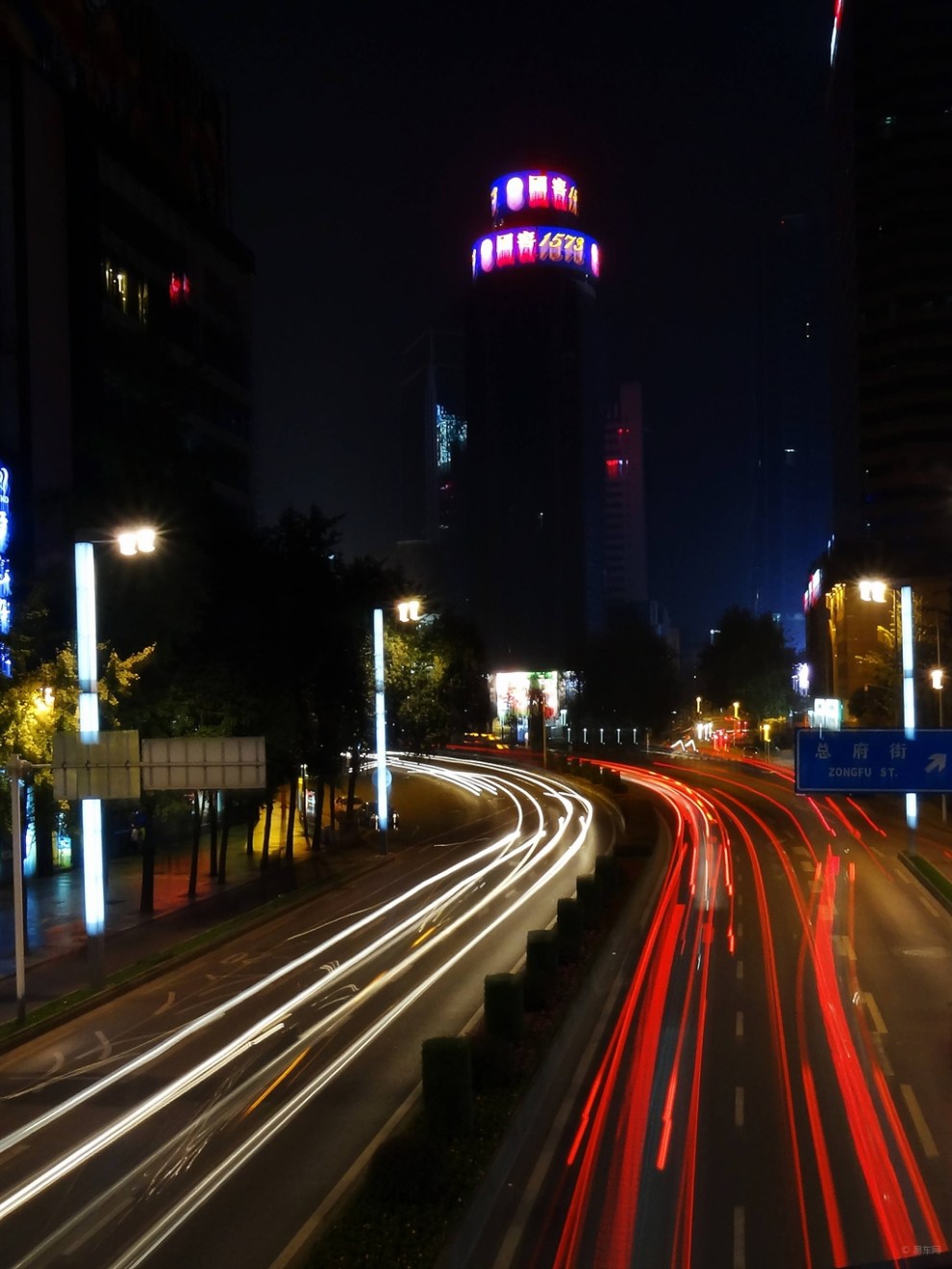 【巍巍雪山】练习拍摄《成都夜景》(一)