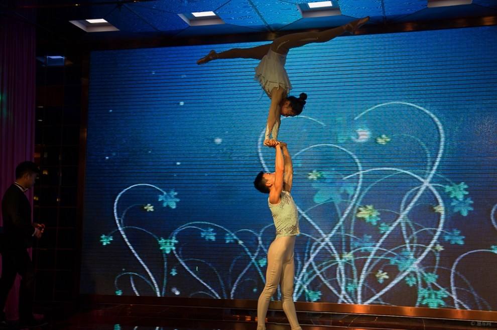 【英朗首发】男女双人杂技