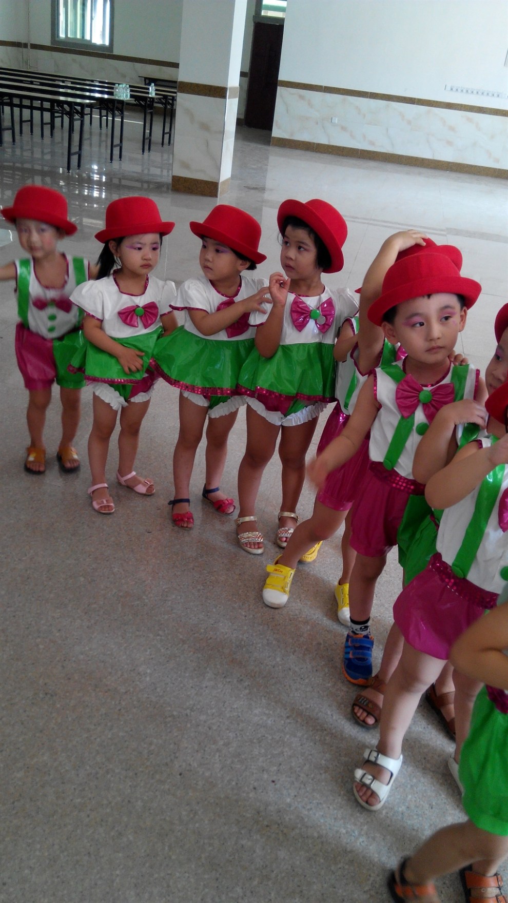 小红帽们在后台!