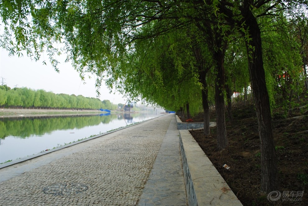 店埠河畔西岸走一走向南到横大路施工场地回转马路