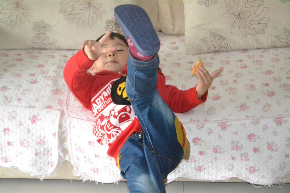 【宝贝快乐秀】140402搞怪小子(摄影)